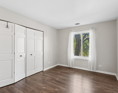 7510 Farmingdale Drive - Photo Thumbnail 12