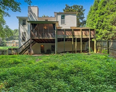 3947 Camrose Place - Photo Thumbnail 20
