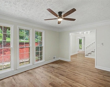 3947 Camrose Place - Photo Thumbnail 6