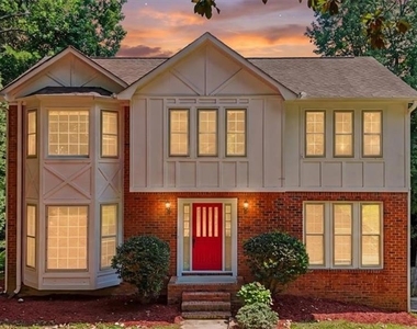 3947 Camrose Place - Photo Thumbnail 2