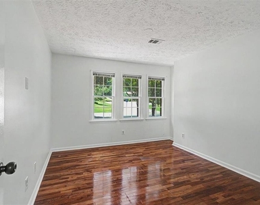 3947 Camrose Place - Photo Thumbnail 54