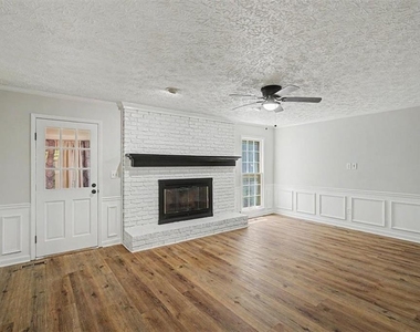 3947 Camrose Place - Photo Thumbnail 9