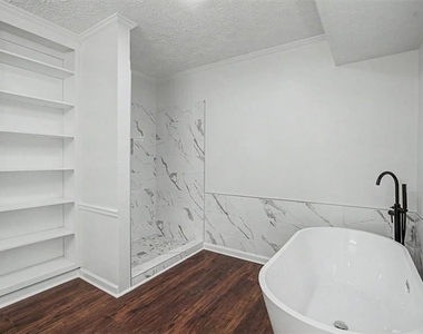 3947 Camrose Place - Photo Thumbnail 23