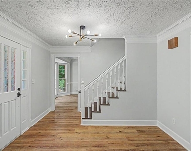 3947 Camrose Place - Photo Thumbnail 5