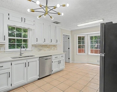 3947 Camrose Place - Photo Thumbnail 14
