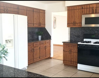 8430 Glen Oaks Road - Photo Thumbnail 3