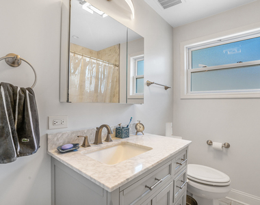 3755 N Kostner Avenue - Photo Thumbnail 6