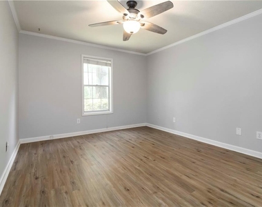 1901 Countryside Place Se - Photo Thumbnail 12