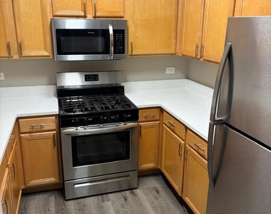 3243 Stratford Court - Photo Thumbnail 2