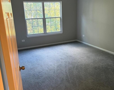 3243 Stratford Court - Photo Thumbnail 7