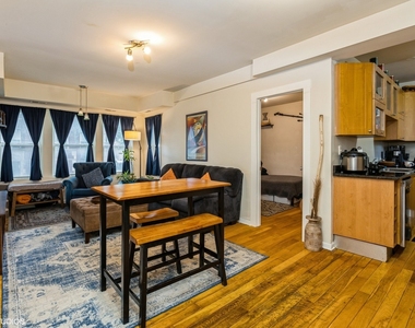 6423 N Greenview Avenue - Photo Thumbnail 1