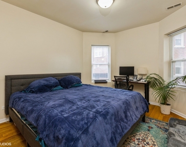 6423 N Greenview Avenue - Photo Thumbnail 6