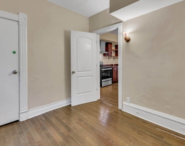 2123 Wesley Avenue - Photo Thumbnail 10