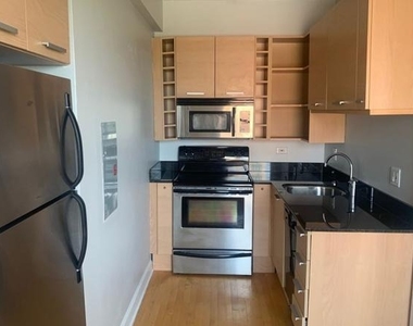 732 W Bittersweet Place - Photo Thumbnail 5