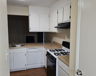 1225 Oakplace Drive Sw - Photo Thumbnail 5