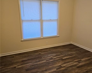 1225 Oakplace Drive Sw - Photo Thumbnail 10