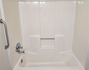 1225 Oakplace Drive Sw - Photo Thumbnail 12