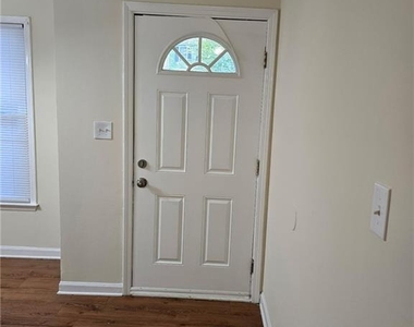 1225 Oakplace Drive Sw - Photo Thumbnail 1