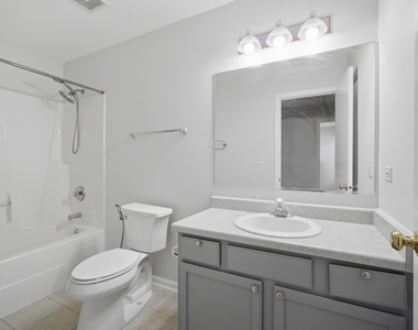611 Lakeridge Court - Photo Thumbnail 17