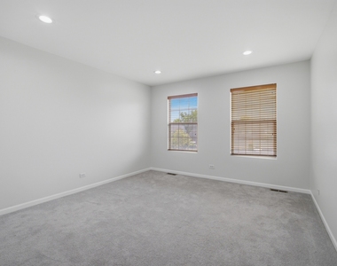 611 Lakeridge Court - Photo Thumbnail 16