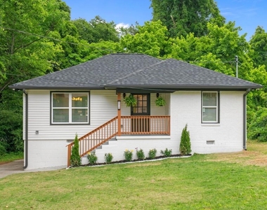 2028 Hilburn Drive Se - Photo Thumbnail 5