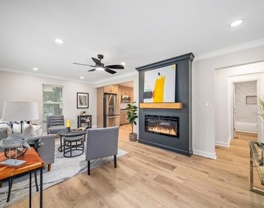 2028 Hilburn Drive Se - Photo Thumbnail 4