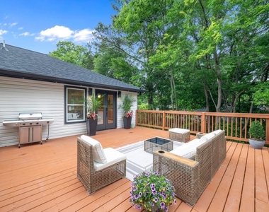 2028 Hilburn Drive Se - Photo Thumbnail 22
