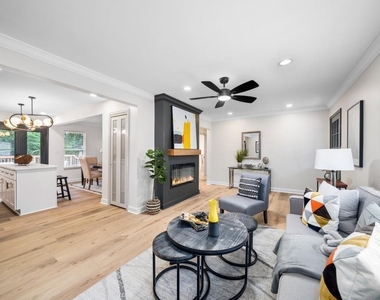 2028 Hilburn Drive Se - Photo Thumbnail 6