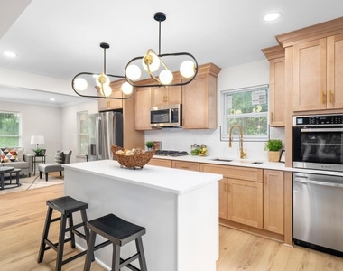 2028 Hilburn Drive Se - Photo Thumbnail 1