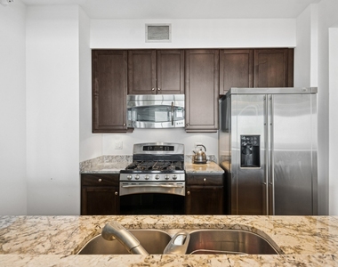1201 S Prairie Avenue - Photo Thumbnail 4