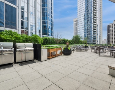 1201 S Prairie Avenue - Photo Thumbnail 13