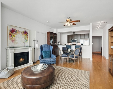 1201 S Prairie Avenue - Photo Thumbnail 3