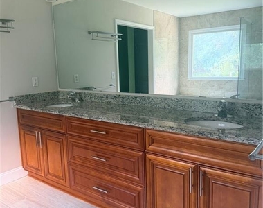 3464 Fox Hollow Drive - Photo Thumbnail 8