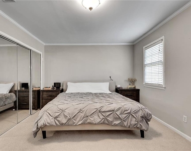 6520 Roswell Road - Photo Thumbnail 15