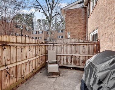 6520 Roswell Road - Photo Thumbnail 10