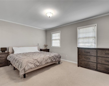 6520 Roswell Road - Photo Thumbnail 14