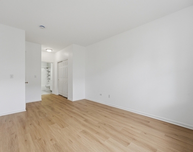 3133 Falling Waters Lane - Photo Thumbnail 18