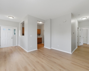 3133 Falling Waters Lane - Photo Thumbnail 6