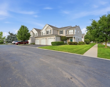 3133 Falling Waters Lane - Photo Thumbnail 2