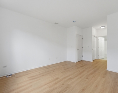 3133 Falling Waters Lane - Photo Thumbnail 17