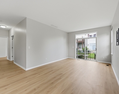 3133 Falling Waters Lane - Photo Thumbnail 11