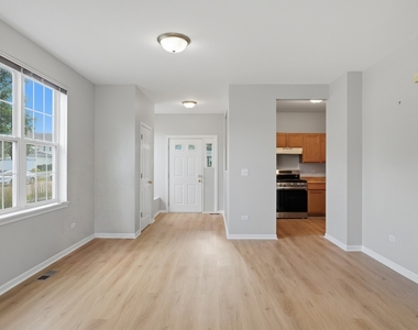3133 Falling Waters Lane - Photo Thumbnail 5