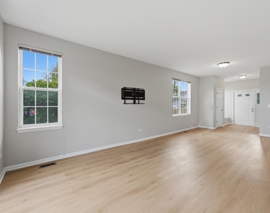3133 Falling Waters Lane - Photo Thumbnail 10
