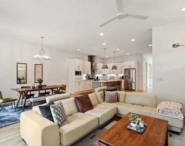 129 Holiday Avenue - Photo Thumbnail 10