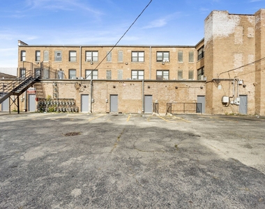 414 W Walnut Street - Photo Thumbnail 15