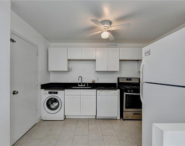 215 Piedmont Avenue Ne - Photo Thumbnail 9