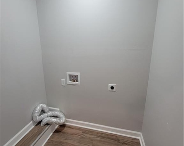 1710 Mcdowell Court - Photo Thumbnail 9