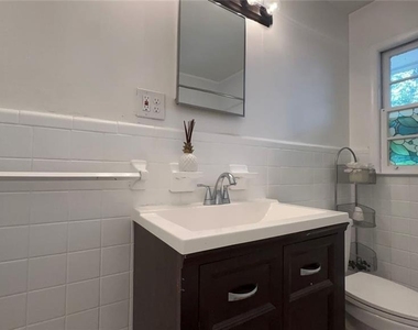 2498 Lakewood Drive Nw - Photo Thumbnail 17