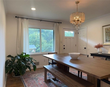 2498 Lakewood Drive Nw - Photo Thumbnail 9