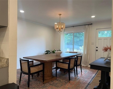 2498 Lakewood Drive Nw - Photo Thumbnail 10